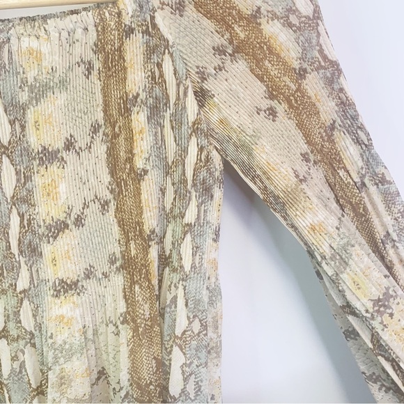 ARITZIA Wilfred Talence Pleated Off Shoulder Blouse Size XS - Picture 8 of 15